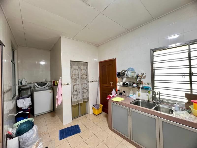 2-storey Terraced House for Sale in Bukit Indah (Iskandar Puteri (Nusajaya)) - Steve Tah - Kitchen - PropertyGuru.com.my