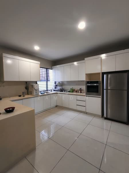 Bungalow for Sale in D'alpinia (Puchong) - Adzura Zamedin - Kitchen - PropertyGuru.com.my