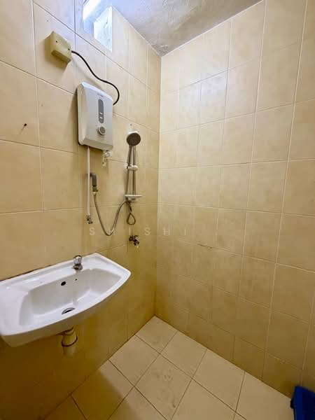 1-storey Terraced House for Sale in Taman Serene (Johor Bahru) - Shishi . - Bathroom - PropertyGuru.com.my