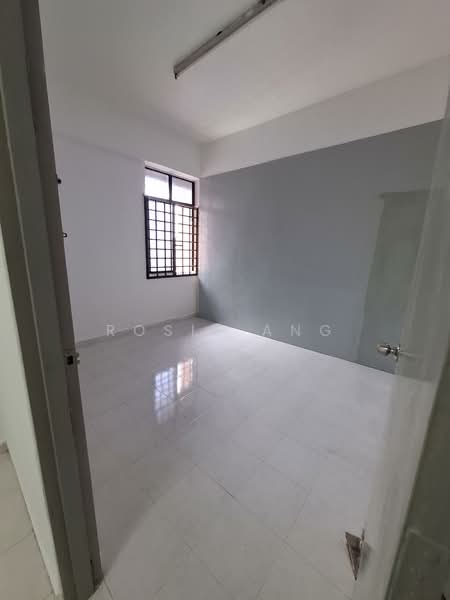 Apartment for Sale at Taman Sri Idaman - Rosie Ang - Bedroom - PropertyGuru.com.my