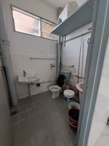 Apartment for Sale at Taman Sri Idaman - Rosie Ang - Bathroom - PropertyGuru.com.my