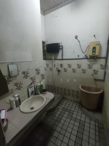 1-storey Terraced House for Sale in Kepong (Kuala Lumpur) - Suki Tan - Bathroom - PropertyGuru.com.my