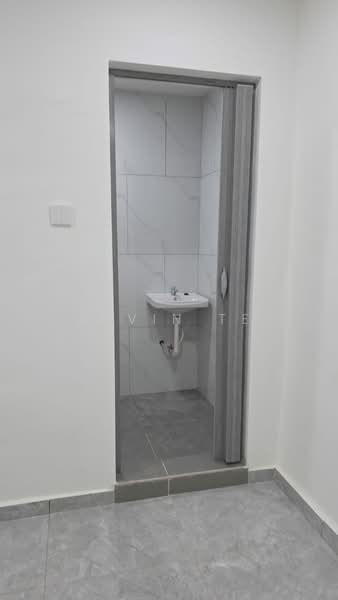 Rumah Teres untuk Dijual di Kangkar Pulai (Skudai) - Jovin Te - Bathroom - PropertyGuru.com.my