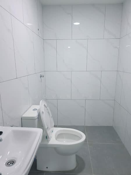 Rumah Teres untuk Dijual di Kangkar Pulai (Skudai) - Jovin Te - Bathroom - PropertyGuru.com.my