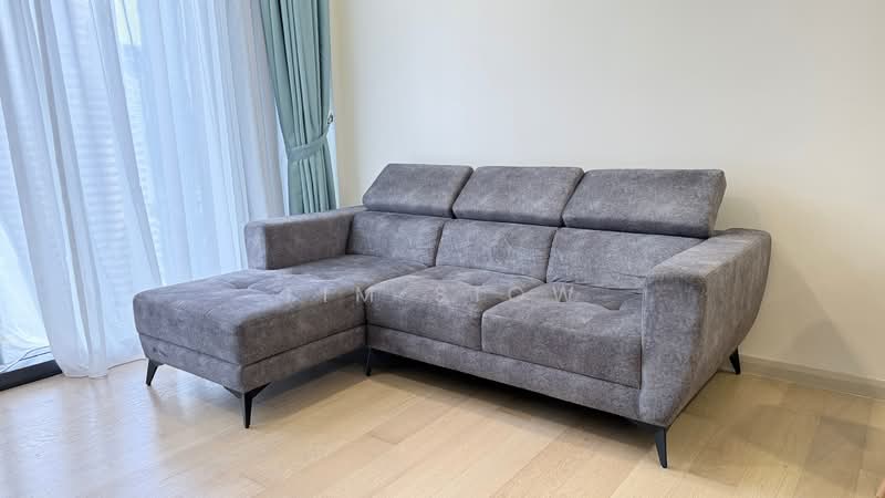 Service Residence for Rent at Star Residences Two - Tim Siow - Living Room - PropertyGuru.com.my