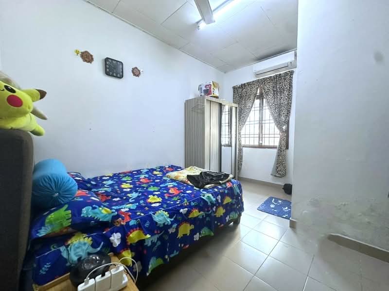 2-storey Terraced House for Sale in Taman Mount Austin (Tebrau) - Karl Lim - Bedroom - PropertyGuru.com.my