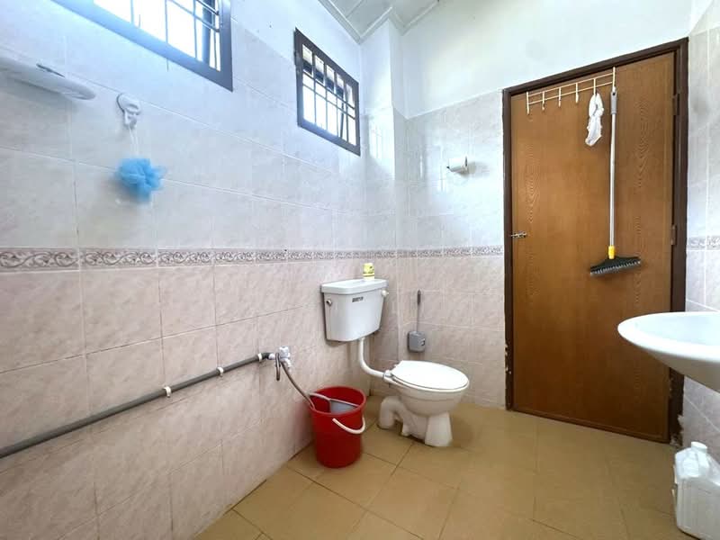 2-storey Terraced House for Sale in Taman Mount Austin (Tebrau) - Karl Lim - Bathroom - PropertyGuru.com.my