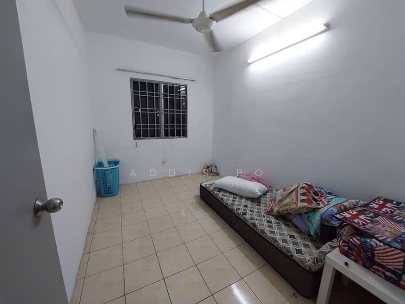 Kondominium untuk Dijual di Angkasa Condominiums - Addis Bo - Bedroom - PropertyGuru.com.my