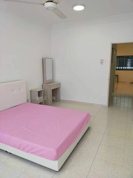 Pangsapuri untuk Dijual di Mentari Court - Kent Lee - Bedroom - PropertyGuru.com.my