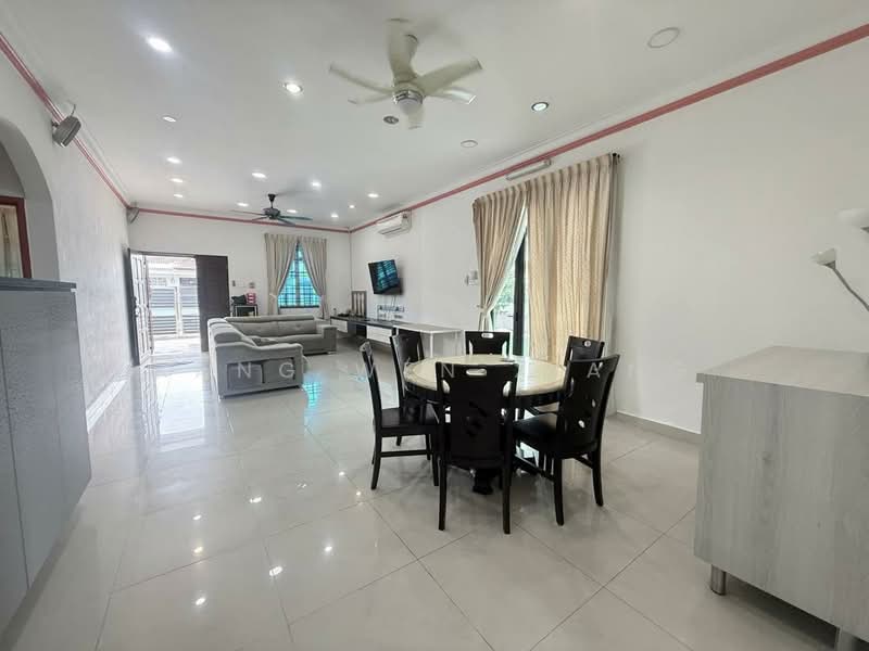 Rumah Teres 2 Tingkat untuk Dijual di Taman Setia Indah (Tebrau) - Kang Wen Xiang - Living Room - PropertyGuru.com.my