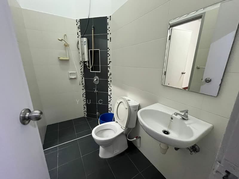 Cluster House for Sale in Bukit Indah (Iskandar Puteri (Nusajaya)) - Yucong . - Bathroom - PropertyGuru.com.my