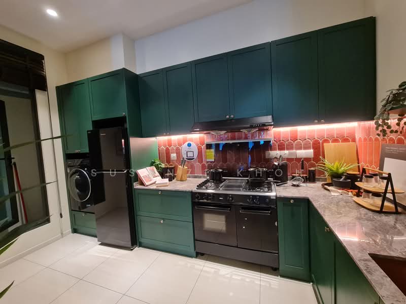 Kondominium untuk Dijual di Queens Residences Q3 @ Queens Waterfront - Susanze Khoh - Kitchen - PropertyGuru.com.my