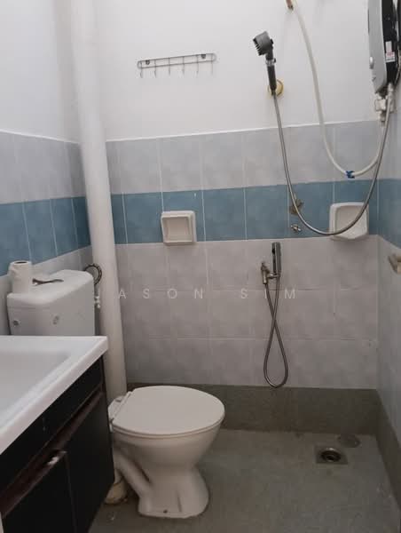Rumah Teres 1 Tingkat untuk Dijual di Taman Kempas Indah (Tebrau) - Jason Sim - Bathroom - PropertyGuru.com.my