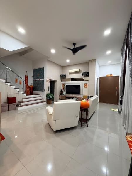 Semi-Detached House for Sale in Bandar Damansara Perdana (Damansara Perdana) - Chan Y.H. - Living Room - PropertyGuru.com.my
