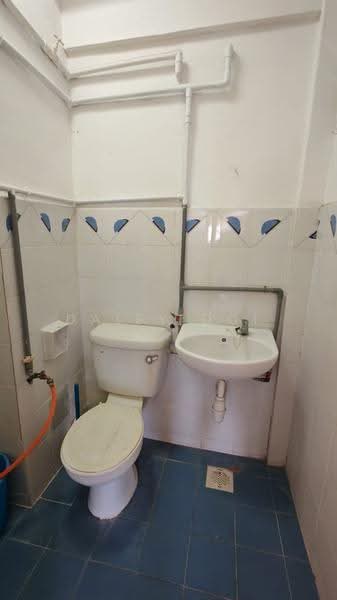 Condominium for Sale at Azuria Condominium - Daisy Ooi - Bathroom - PropertyGuru.com.my