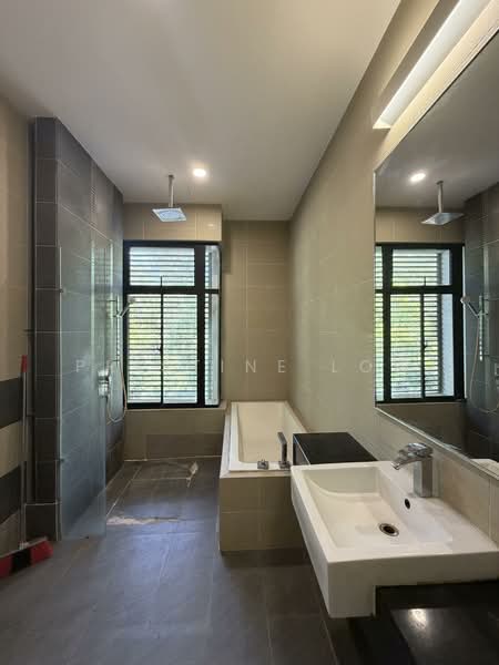 3-storey Terraced House for Sale in Seri Kembangan (Selangor) - Pristine Low - Bathroom - PropertyGuru.com.my