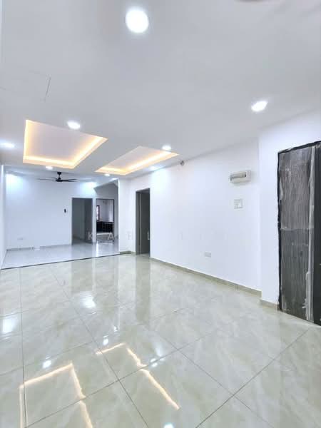 2-storey Terraced House for Sale in Taman Desa Cemerlang (Ulu Tiram) - Karl Lim - Living Room - PropertyGuru.com.my