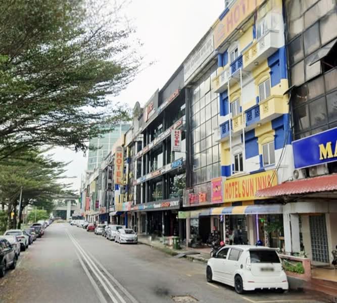 Shop / Office for Sale in Seri Kembangan (Selangor) - Max Pek - Exterior - PropertyGuru.com.my