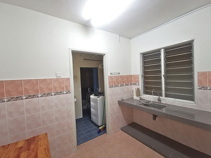 Apartment for Sale at Permai Lake View Apartment - Steven . - Kitchen - PropertyGuru.com.my