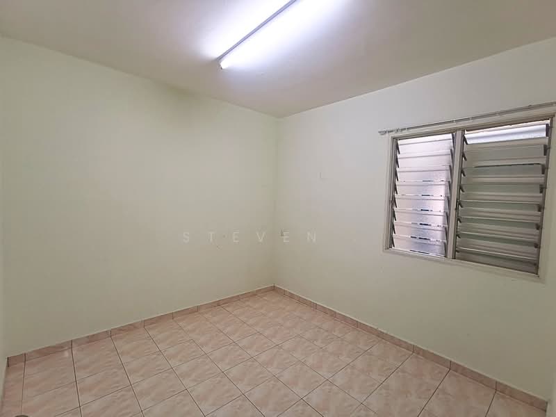 Apartment for Sale at Permai Lake View Apartment - Steven . - Room 2 - PropertyGuru.com.my