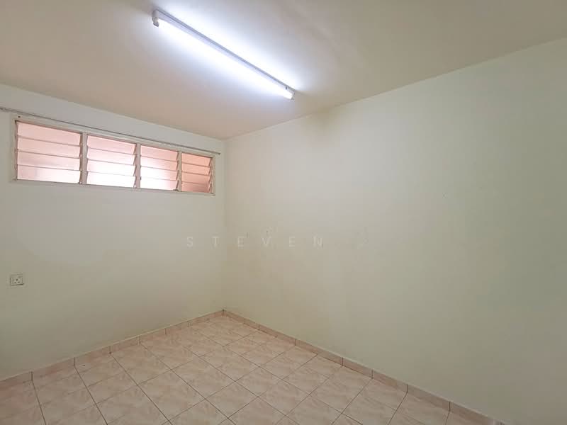 Apartment for Sale at Permai Lake View Apartment - Steven . - Room 3 - PropertyGuru.com.my