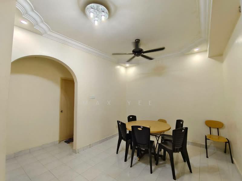 2-storey Terraced House for Rent in Bandar Putra (Kulai) - Max Yee - Dining Room - PropertyGuru.com.my
