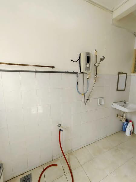 2-storey Terraced House for Rent in Bandar Putra (Kulai) - Max Yee - Bathroom - PropertyGuru.com.my