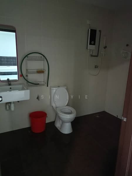 Retail Office for Sale in Taman Bayu Puteri (Johor Bahru) - Sin Yie - Bathroom - PropertyGuru.com.my
