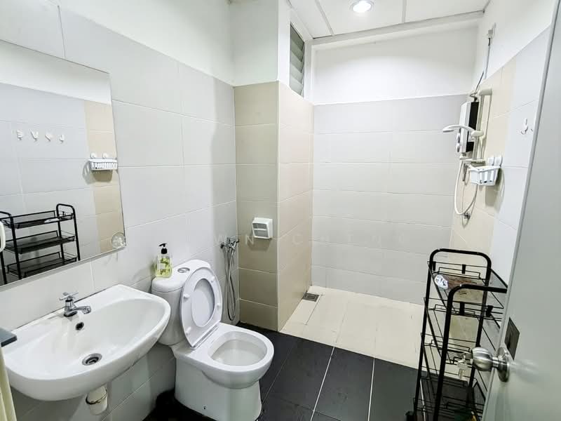 Servis Apartment untuk Disewa di Akademik Suite - Brown Cheng - Bathroom - PropertyGuru.com.my