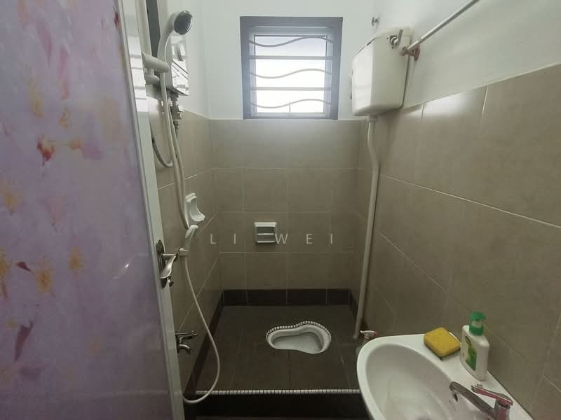 Rumah Teres 2 Tingkat untuk Disewa di Setia Tropika (Johor Bahru) - Li Wei - Bathroom - PropertyGuru.com.my