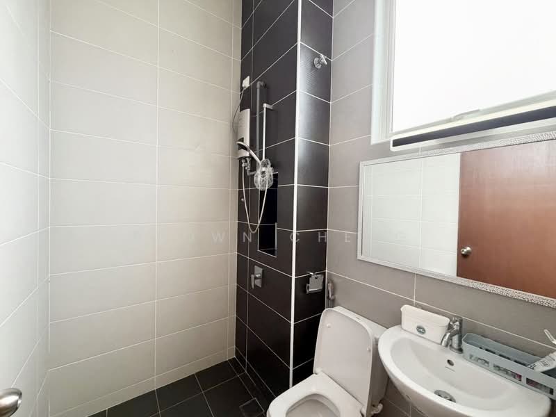 Semi-Detached House for Rent in Johor Bahru (Johor) - Brown Cheng - Bathroom - PropertyGuru.com.my