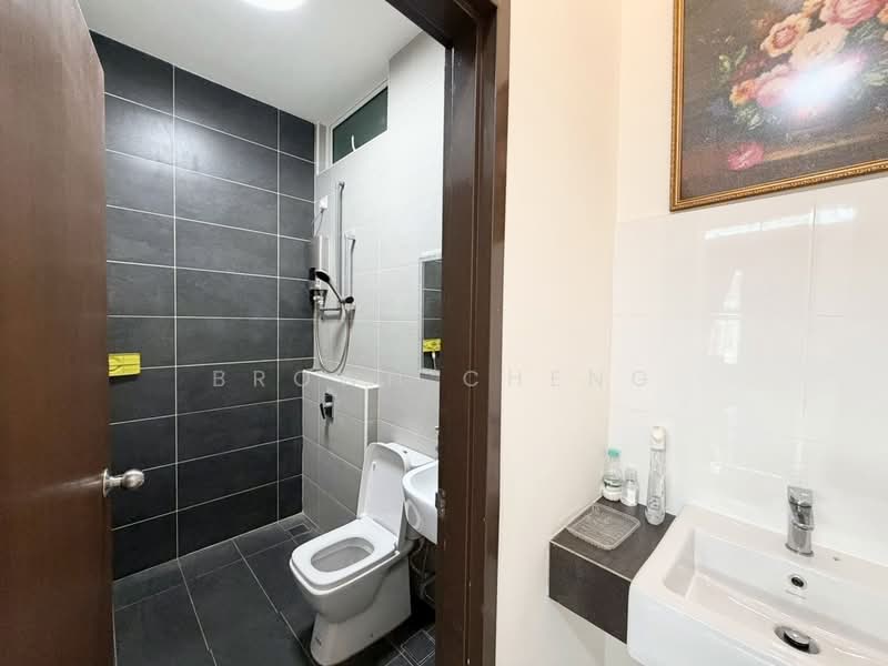 Semi-Detached House for Rent in Johor Bahru (Johor) - Brown Cheng - Bathroom - PropertyGuru.com.my