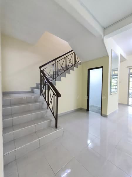 Rumah Teres 1 Tingkat untuk Dijual di Skudai (Johor) - Daniel Yong - Entrance - PropertyGuru.com.my