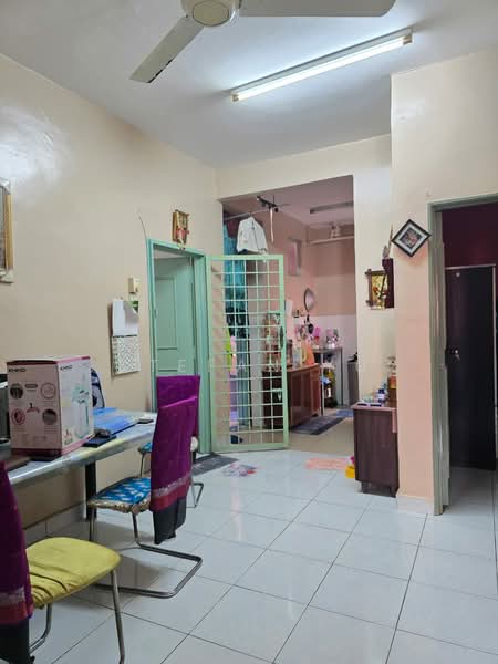 Pangsapuri untuk Dijual di Permas Sentral, Permas Jaya - Stefan Yu - Living Room - PropertyGuru.com.my