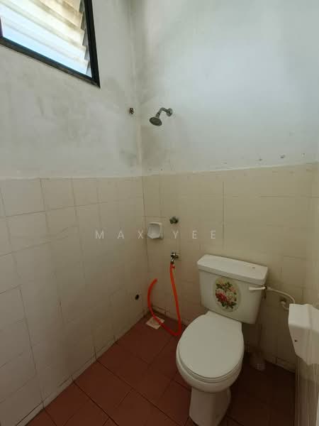 Townhouse for Sale in Bandar Putra (Kulai) - Max Yee - Bathroom - PropertyGuru.com.my