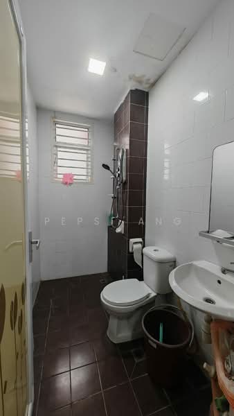 Semi-Detached House for Rent in Bandar Botanic (Klang) - Pepsi Ang - Bathroom - PropertyGuru.com.my