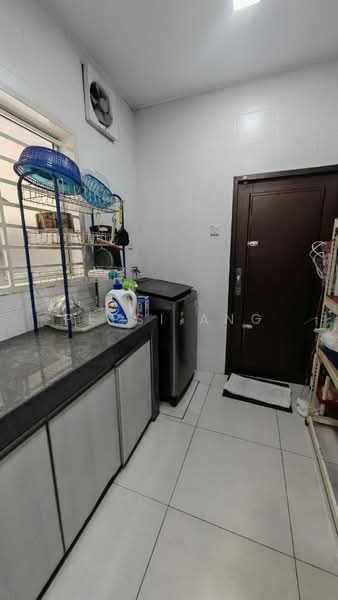 Semi-Detached House for Rent in Bandar Botanic (Klang) - Pepsi Ang - Kitchen - PropertyGuru.com.my
