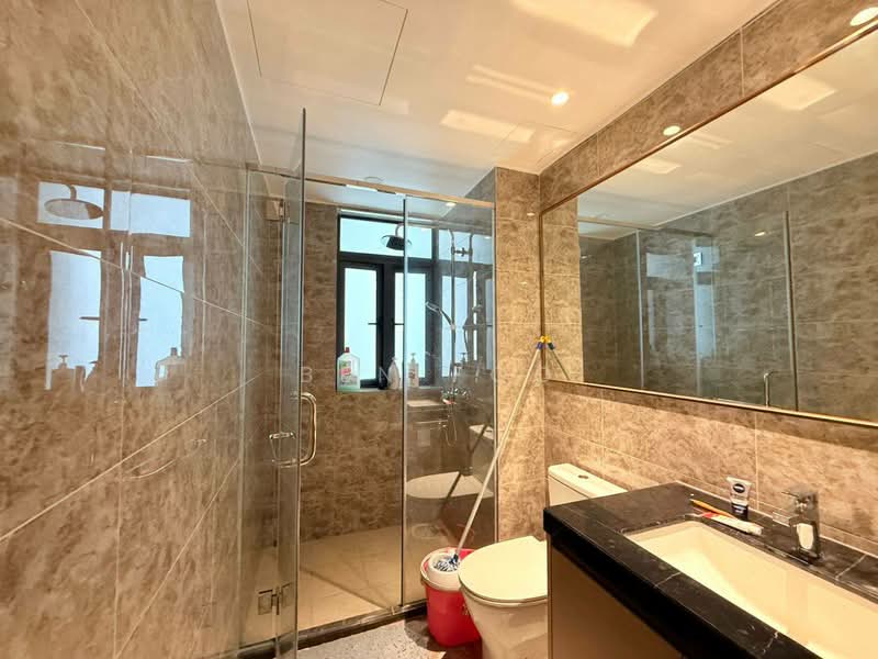 Kondominium untuk Dijual di R&F Princess Cove Phase 2-Seine Region - Ben Foo - Bathroom - PropertyGuru.com.my