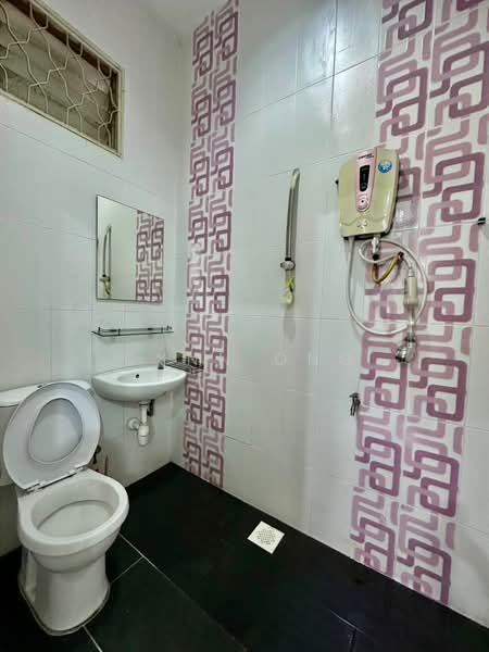 Rumah Teres 1 Tingkat untuk Disewa di Taman Daya (Johor Bahru) - Gynn Ong - Bathroom - PropertyGuru.com.my