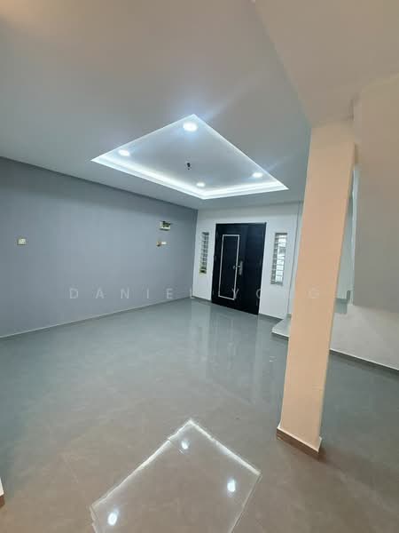 Rumah Teres 2 Tingkat untuk Dijual di Taman Tuanku Ampuan Najihah (Sungai Gadut) - Daniel Yong - Entrance - PropertyGuru.com.my
