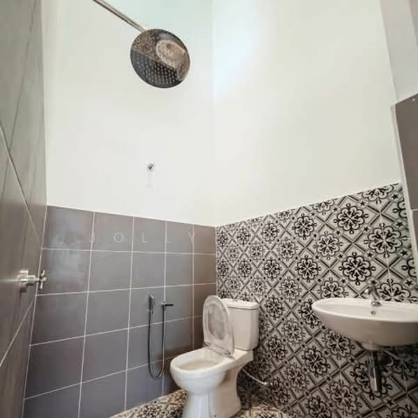 1-storey Terraced House for Sale in Banting (Selangor) - Jolly Chai - Bathroom - PropertyGuru.com.my