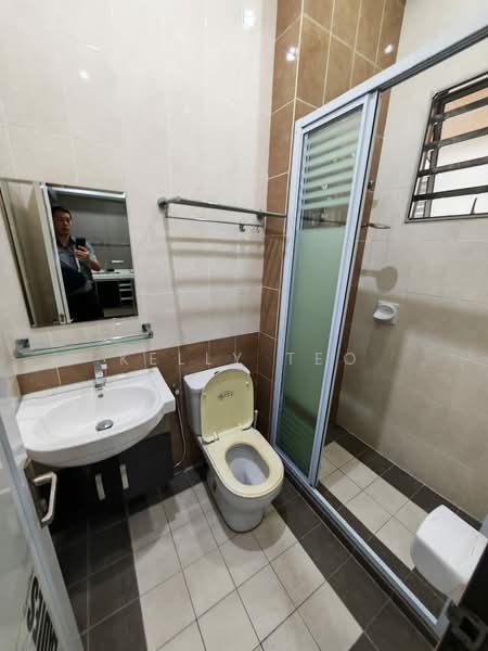 2-storey Terraced House for Rent in Shah Alam (Selangor) - Kelly Teo - Bathroom - PropertyGuru.com.my