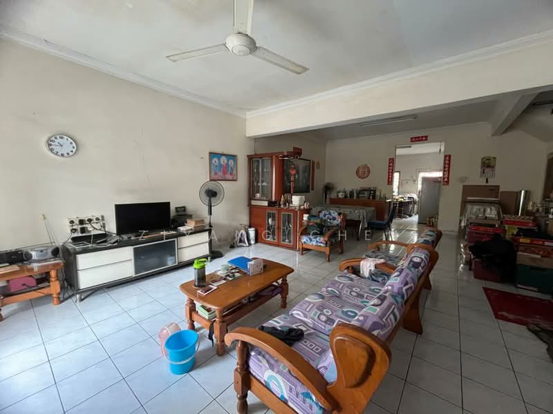 2-storey Terraced House for Sale in Taman Mutiara Subang (Shah Alam) - Ziyang Chen - Living Room - PropertyGuru.com.my