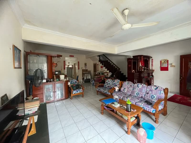 2-storey Terraced House for Sale in Taman Mutiara Subang (Shah Alam) - Ziyang Chen - Living Room - PropertyGuru.com.my