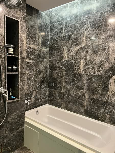Servis Apartment untuk Dijual di Straits Residences - Vincent Koay - Bathroom - PropertyGuru.com.my