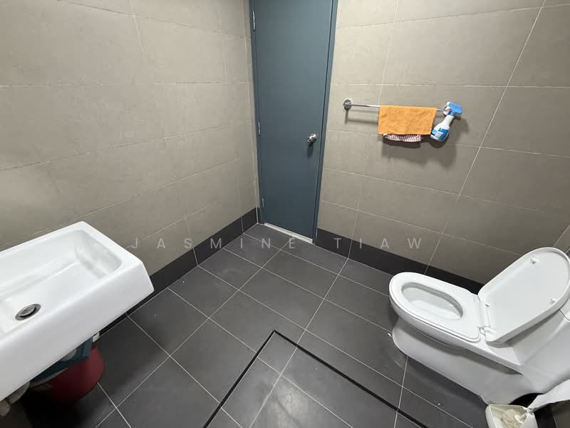 Service Residence for Sale at Atria - Jasmine Tiaw - Bathroom - PropertyGuru.com.my