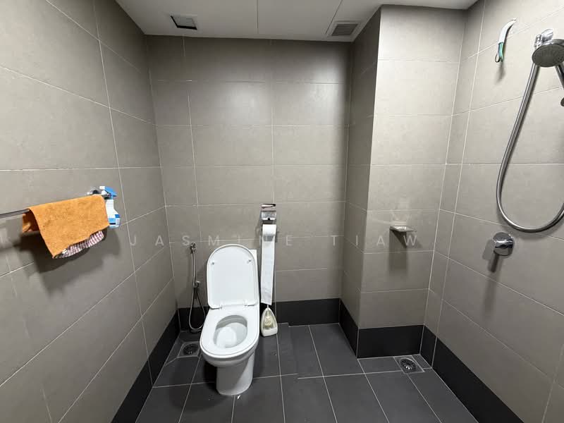 Service Residence for Sale at Atria - Jasmine Tiaw - Bathroom - PropertyGuru.com.my
