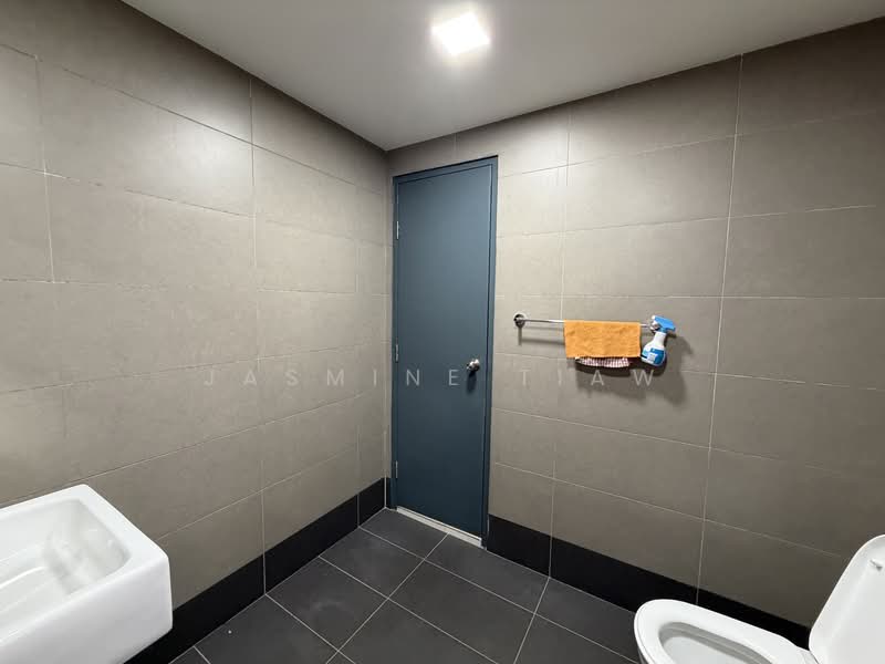Service Residence for Sale at Atria - Jasmine Tiaw - Bathroom - PropertyGuru.com.my