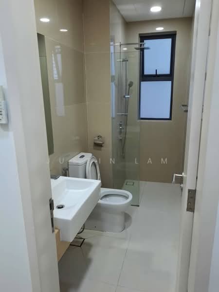 Servis Apartment untuk Dijual di South View - Justin Lam - Bathroom - PropertyGuru.com.my