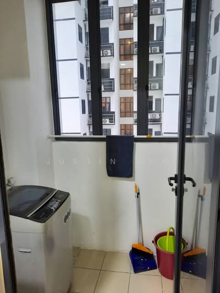 Servis Apartment untuk Dijual di South View - Justin Lam - Balcony - PropertyGuru.com.my
